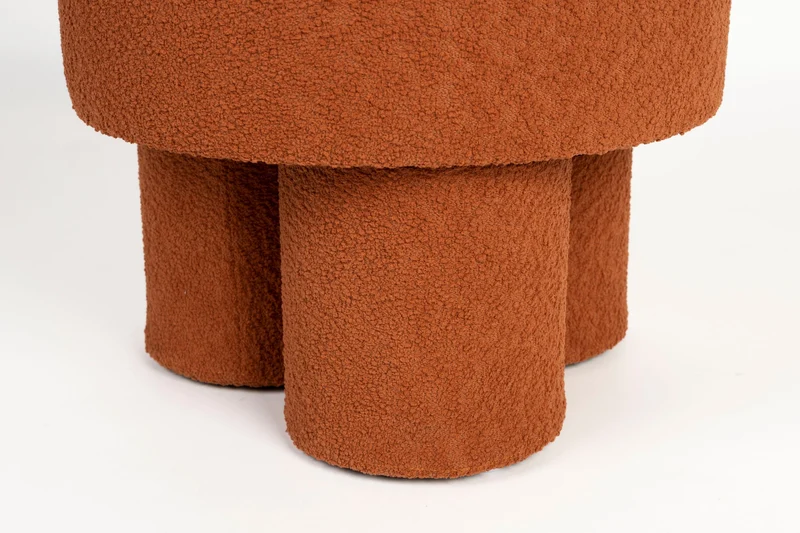 Hocker Marcos Rotbraun mit Bouclé-Bezug und Kiefernholzgestell
