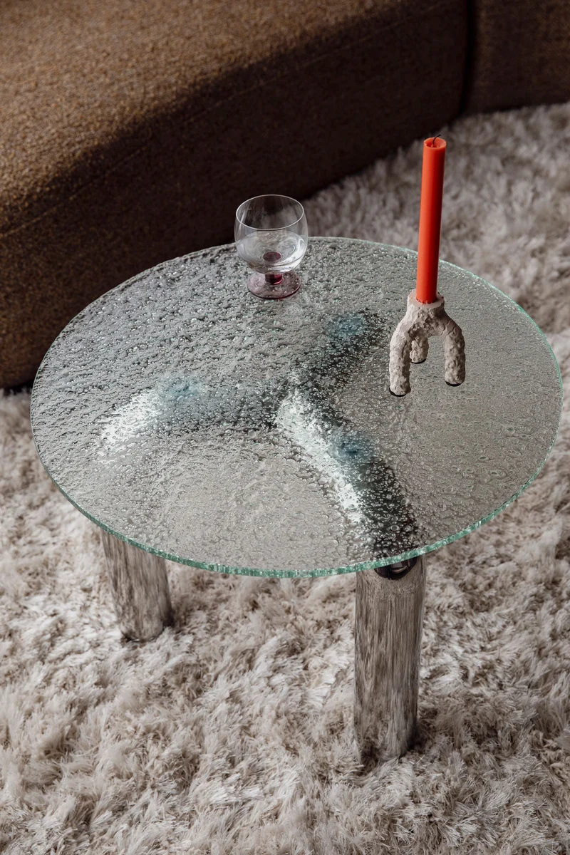 Beistelltisch Marly rund aus Sicherheitsglas in Silber von Dutchbone