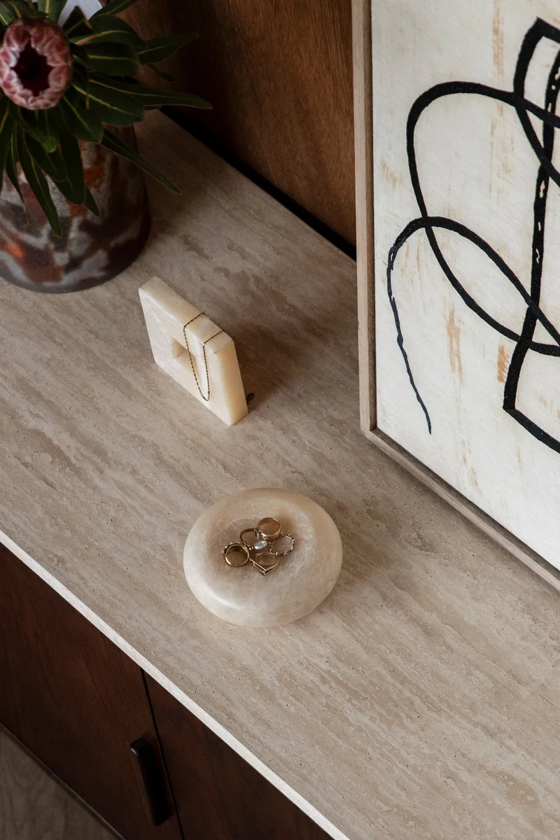 Tablett Onno aus Marmor in Gelb-Beige, Dutchbone Boho-Deko