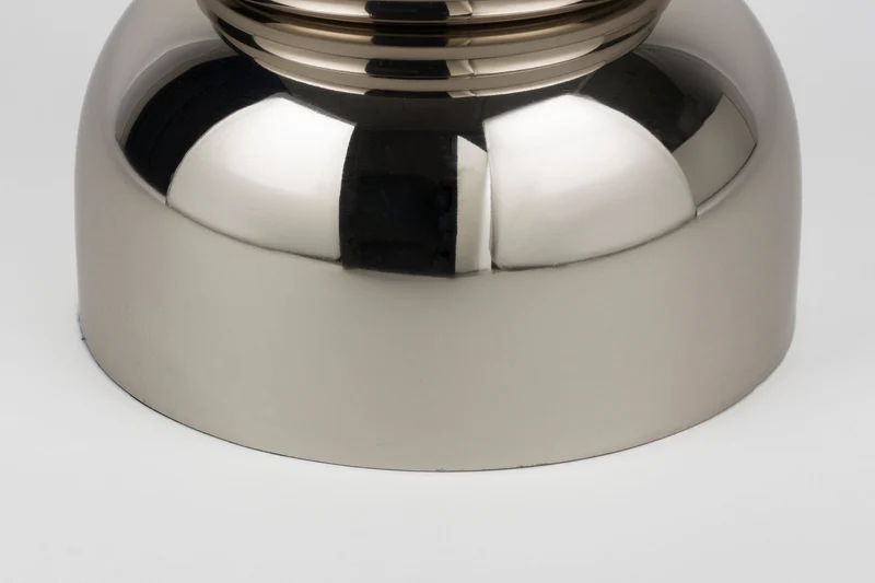 Beistelltisch Kinga in Silber aus Eisen, skulpturale Form fürs