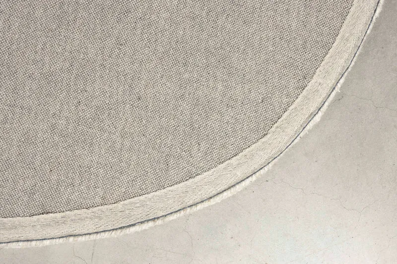 Teppich Forms 160x230 cm aus 100% Wolle in Weiß von Zuiver