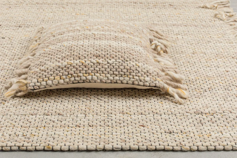 Teppich Frills 170x240 cm Beige/Yellow aus Wolle mit Fransenbordüre