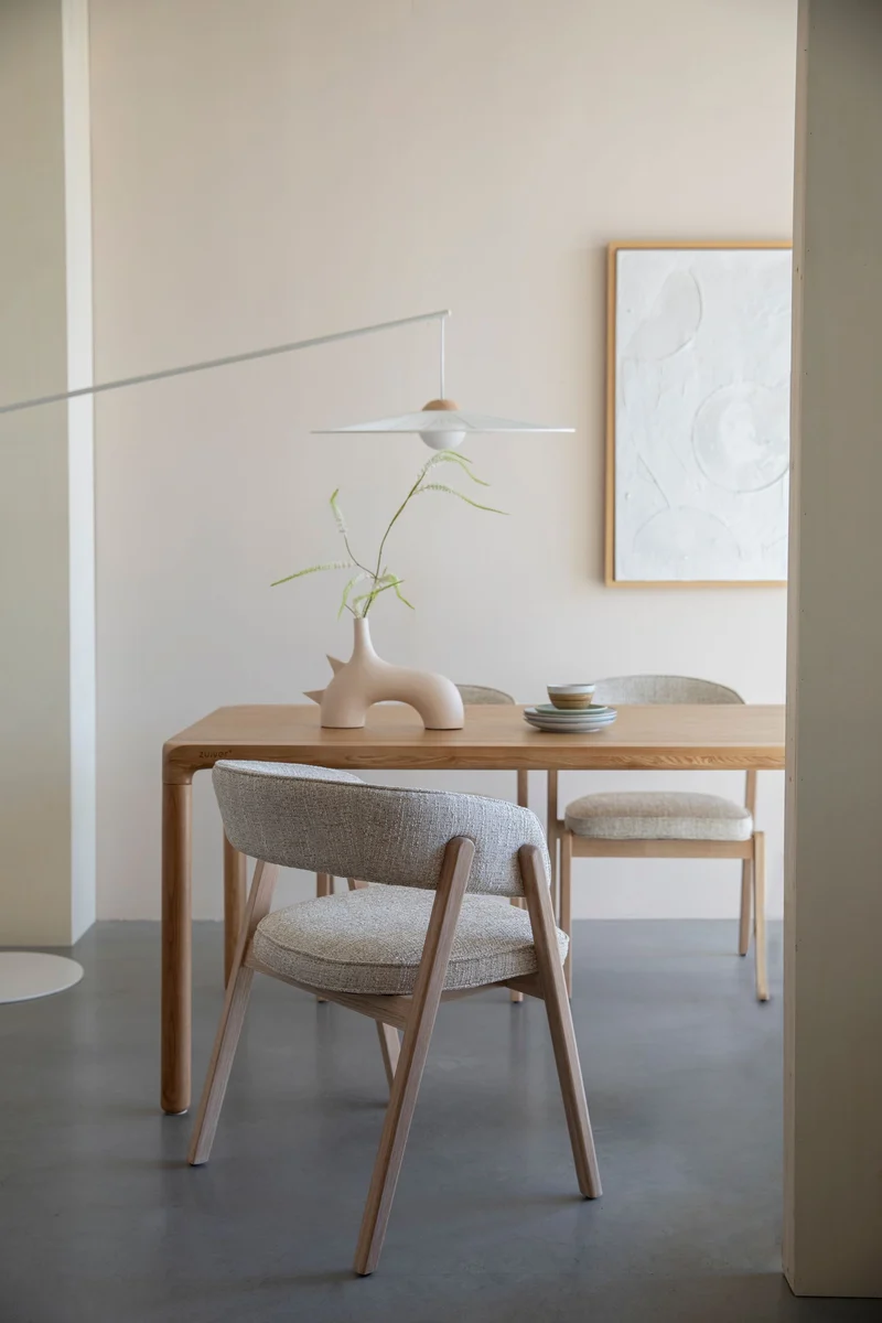 Sessel Bright Beige mit Eichenholzgestell für Esszimmer von Zuiver