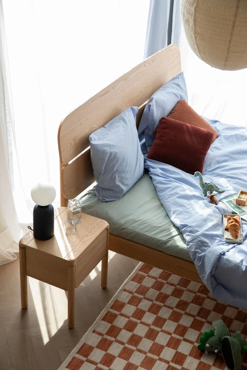 Beistelltisch Storm Natural aus Eschenholz mit Schublade, Nachttisch