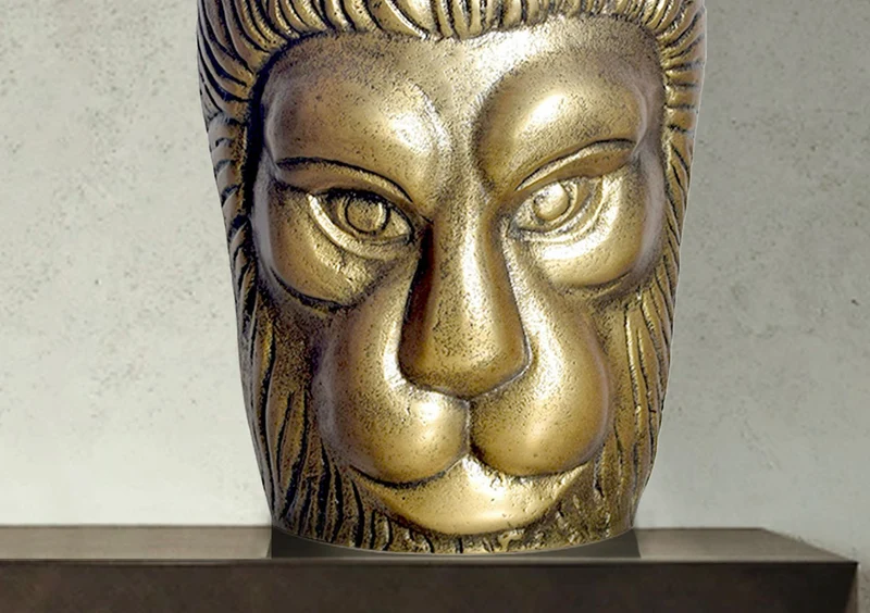 Vase Löwenkopf 21cm Aluminium Gold Modern Tischdeko Handgefertigt