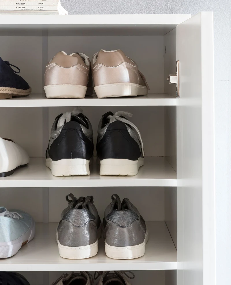 Schuhschrank 2 Türen Weiß 55x108x35cm Holz Dielenschrank Garderobe