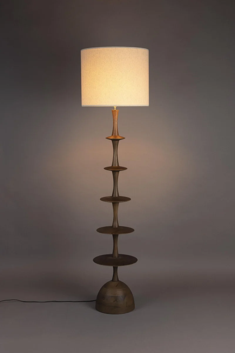 Stehlampe Cath Walnut | Mid-Century Design aus Mangoholz