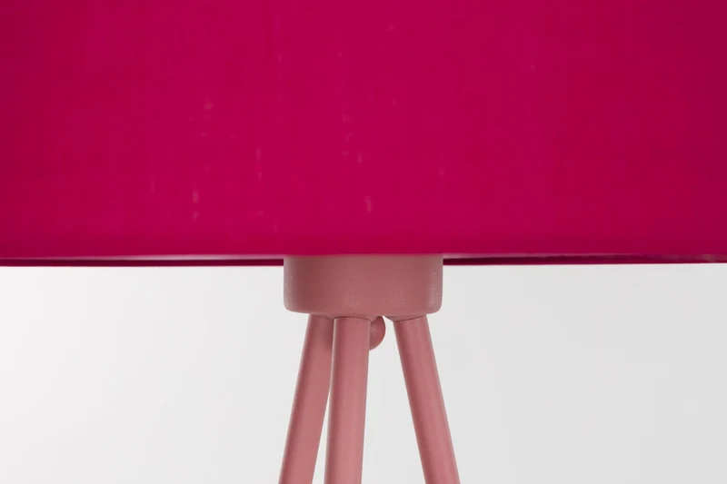 Stehlampe Susie Rot aus Metall | Elegantes Design für dein Zuhause
