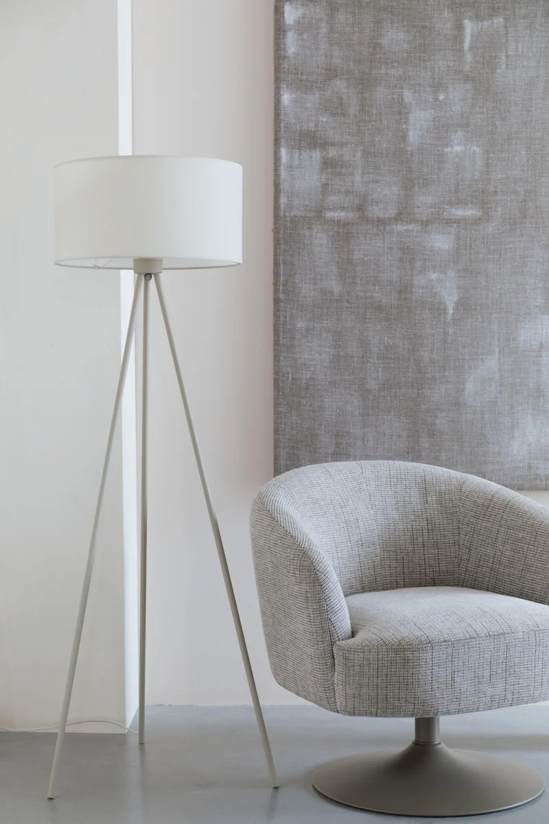 Stehlampe Susie Beige aus Metall | Elegantes Design für dein Zuhause