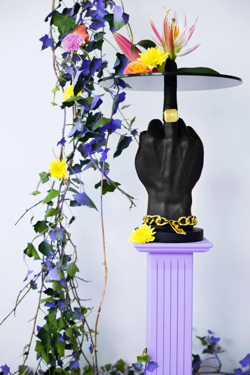 Beistelltisch Mittelfinger FOTHER MUCKER BLACK von BOLD Monkey