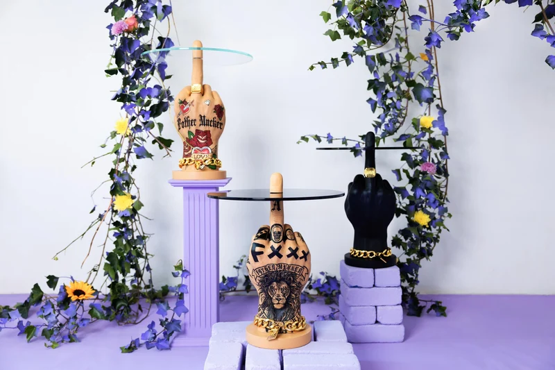 Beistelltisch Mittelfinger FOTHER MUCKER LOVE von BOLD Monkey