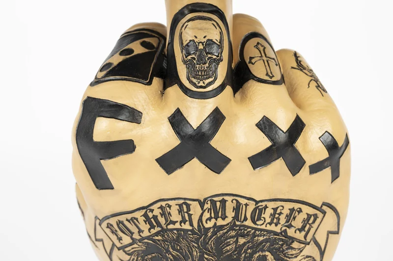 Beistelltisch Mittelfinger FOTHER MUCKER Löwe von BOLD Monkey