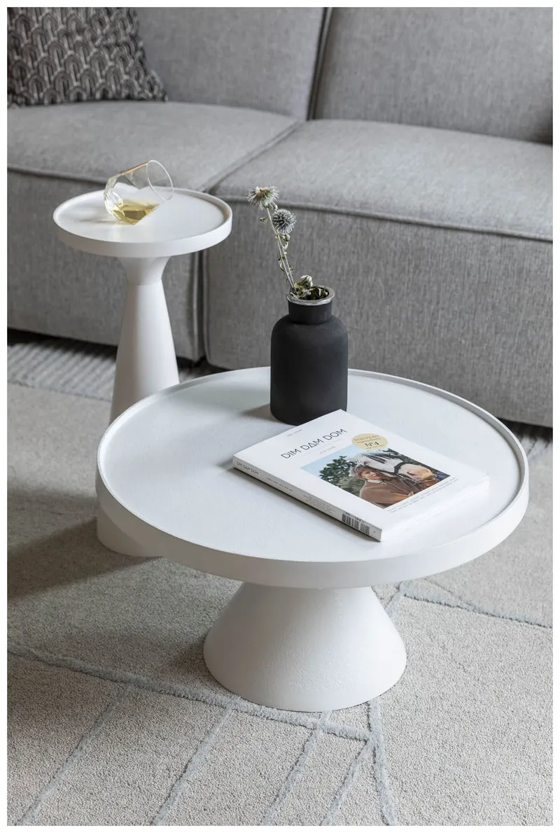 Runder Couchtisch FLOSS WHITE von Zuiver aus Aluminiumguss Ø 60 cm