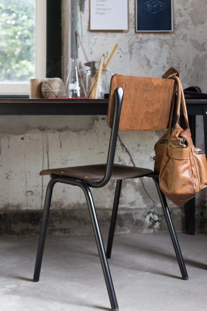 Stuhl Stapelstuhl SCUOLA von DutchBone